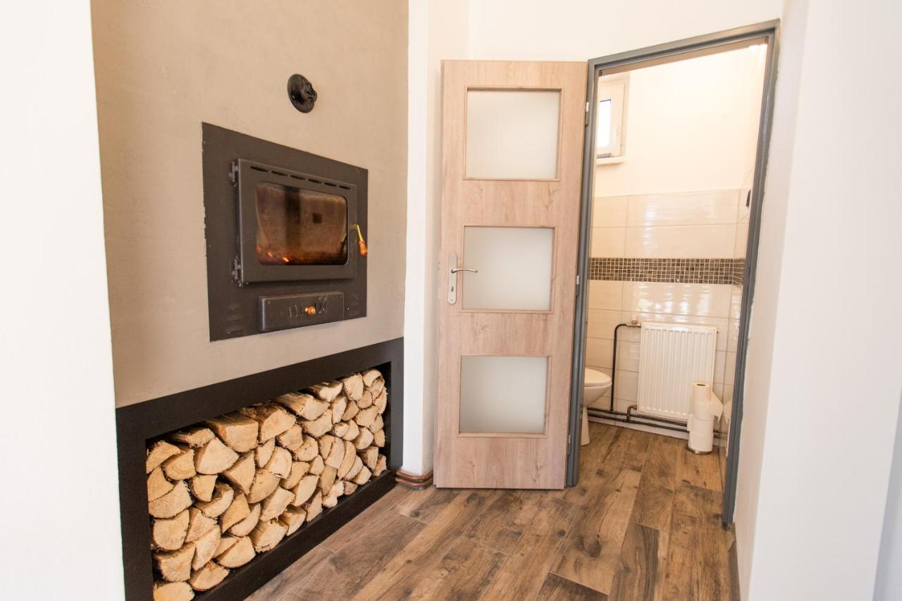 Ubytovani Na Samote - Apartman U Tesaru Komarice 외부 사진
