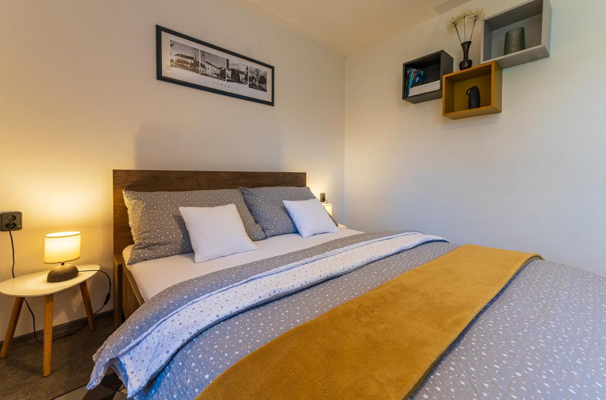 Ubytovani Na Samote - Apartman U Tesaru Komarice 외부 사진